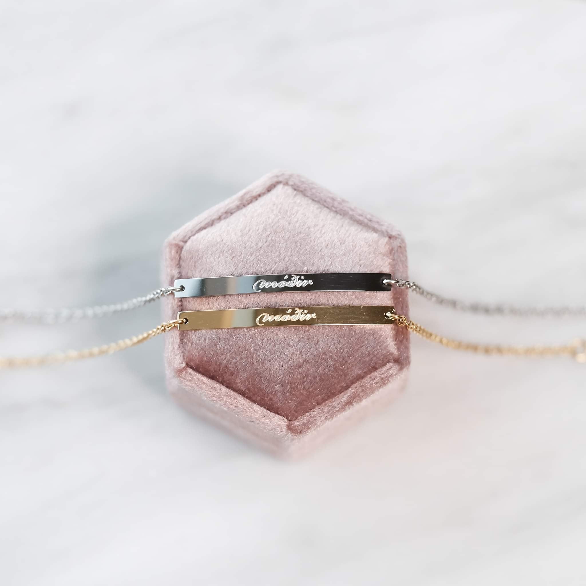 Armband móðir