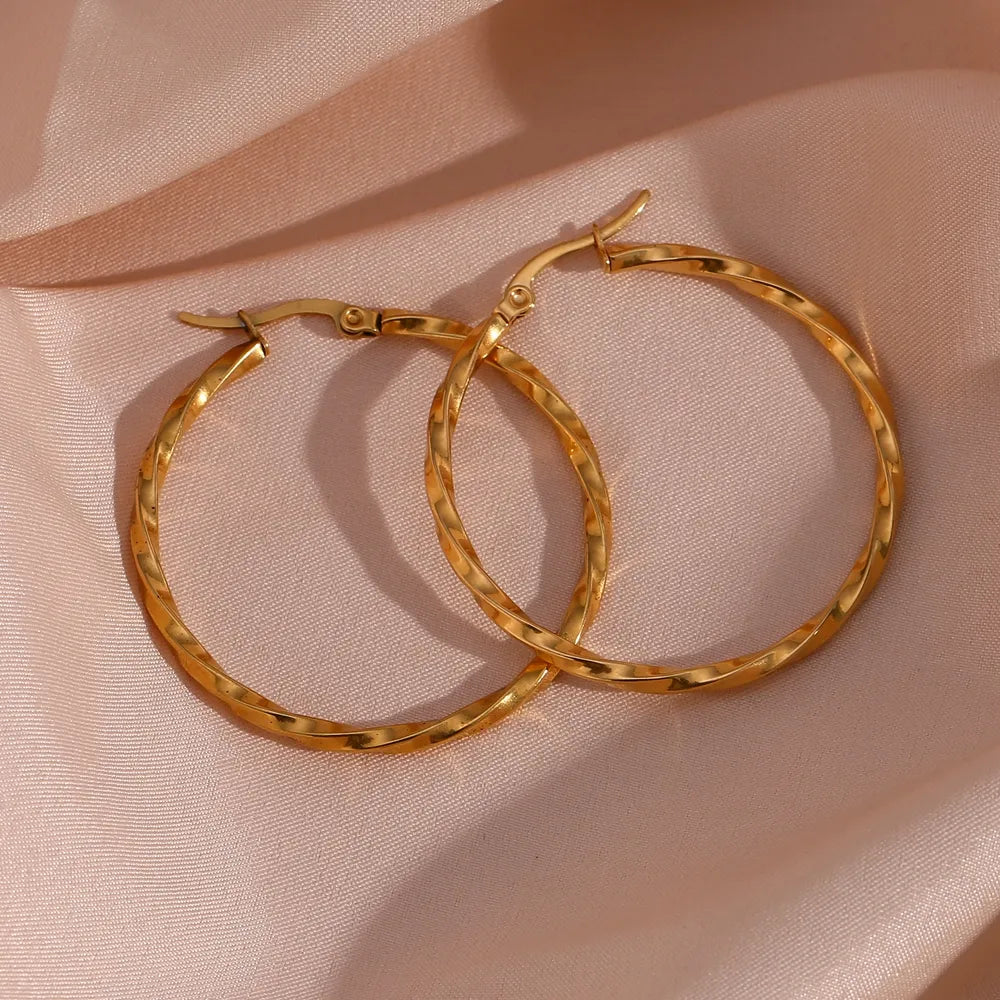 Eyrnalokkar