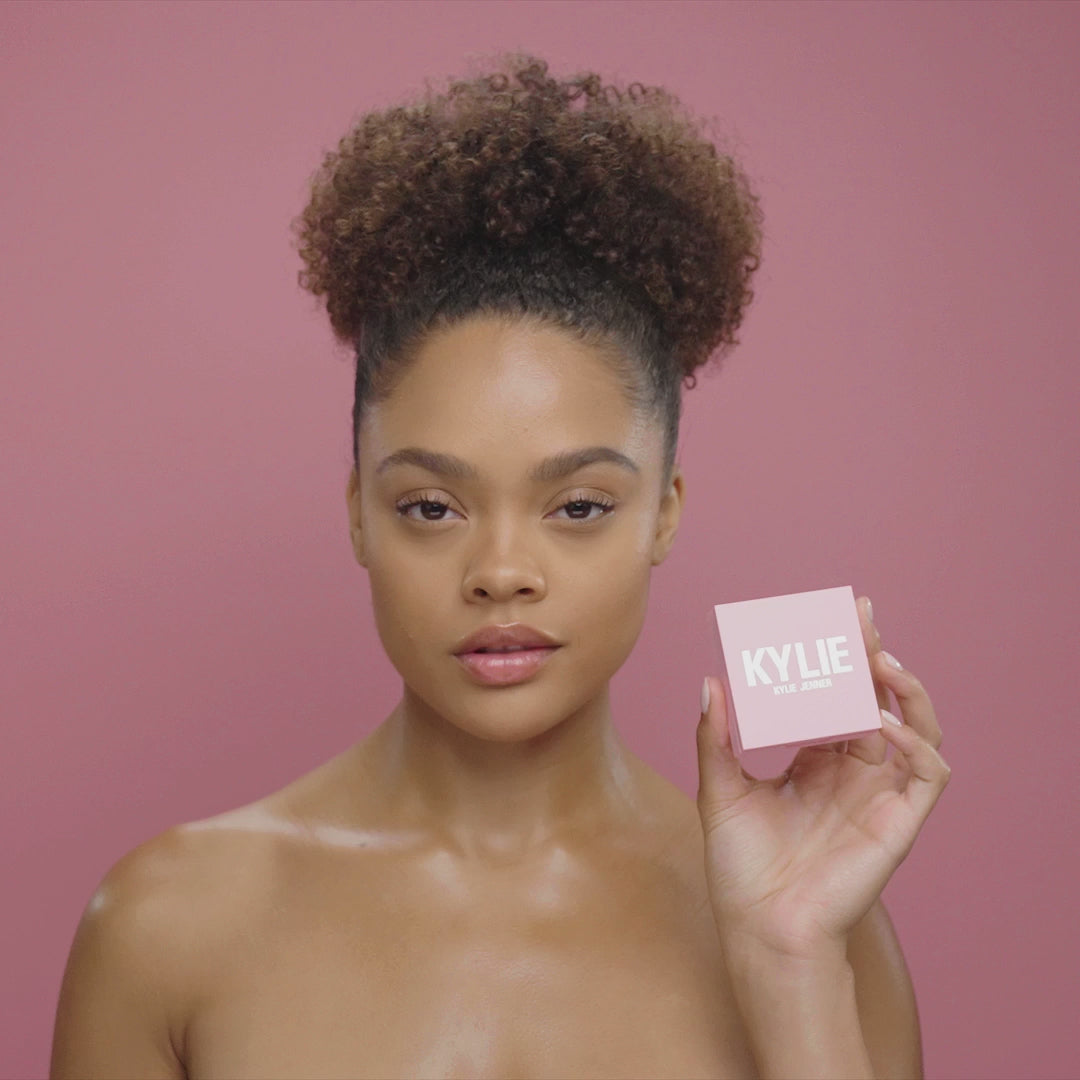 Kylie Pressed Bronzing Powder